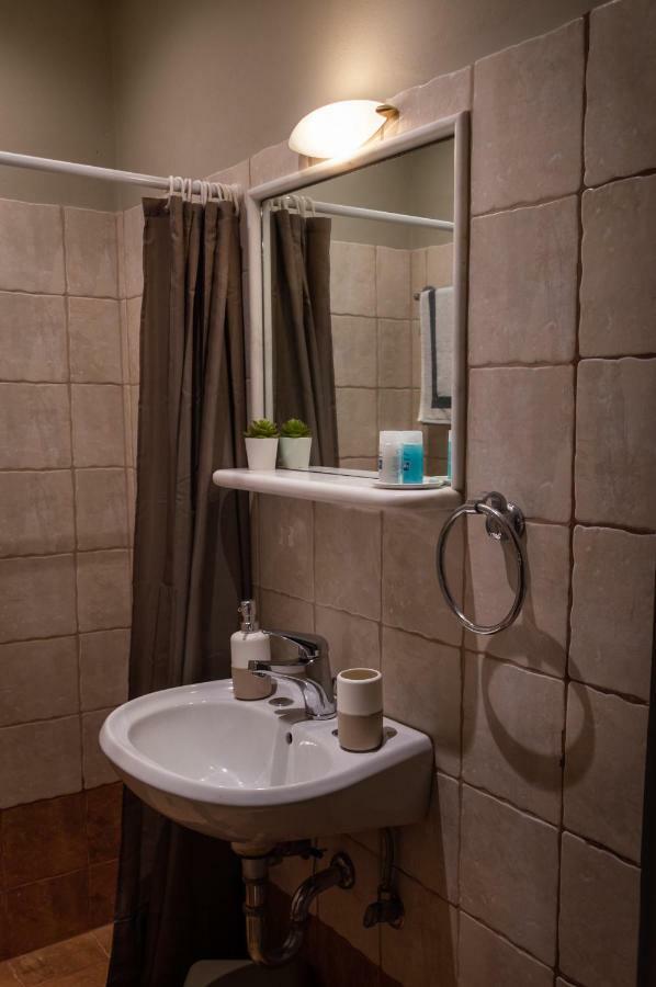 Méthana Maltezos Rooms מראה חיצוני תמונה